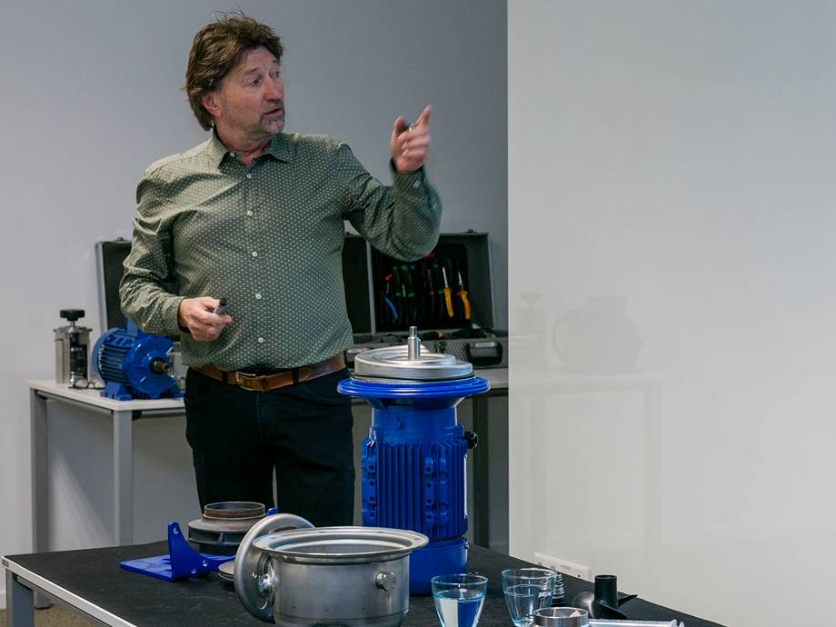 Pompcurssen gegeven door experts bij Van der Ende Group voor klanten en collega's