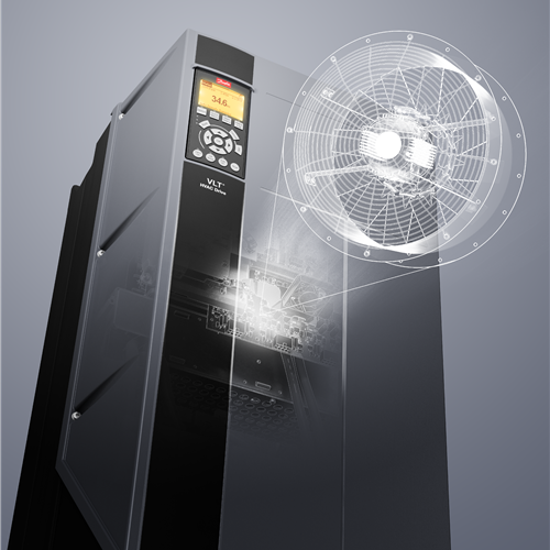 Danfoss VLT® HVAC Drive FC 102 productfoto inclusief bedienigsscherm